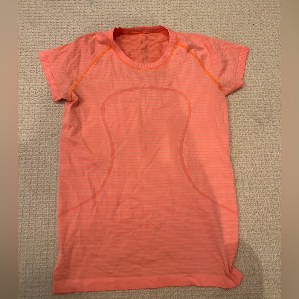 Lululemon Swiftly Tech Short-Sleeve Shirt in Orange - Size: 10